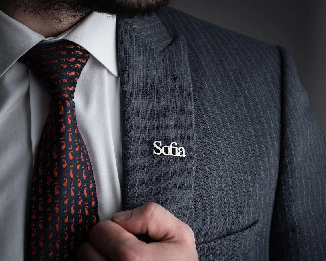 Personalized Nameplate Brooch – Custom Unisex Jacket Badge with Name – Stylish & Unique Gift for All